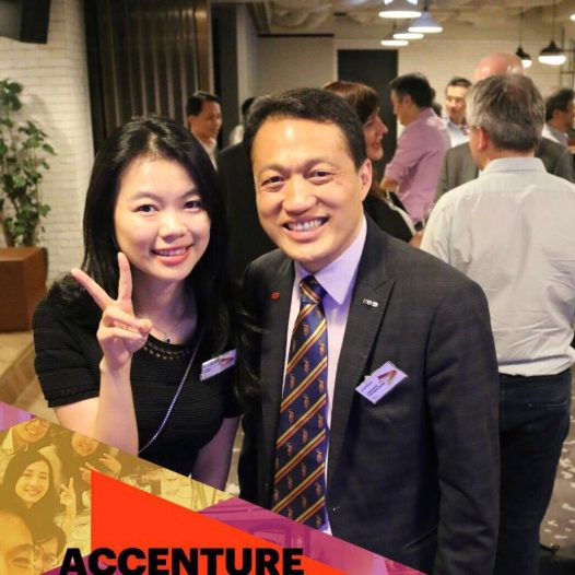 （香港）王志荣博士出席了埃森哲咨询公司30周年聚会。