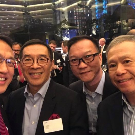 （香港）王志荣博士出席了毕马威老友汇圣诞鸡尾酒会。